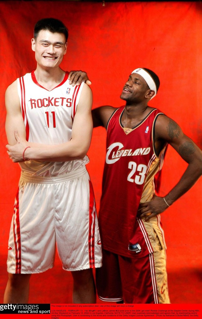 詹姆斯：姚明是非常了不起的人 和他相处很愉快