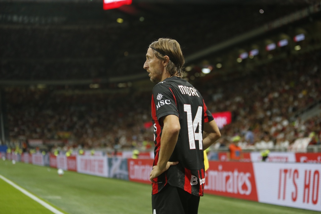 帕努奇：莫德里奇的球商让人难以置信，在意甲像叼着香烟踢球